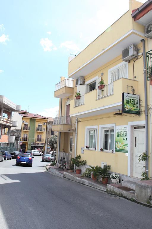Bed And Breakfast Gigi Furci Siculo Rom bilde