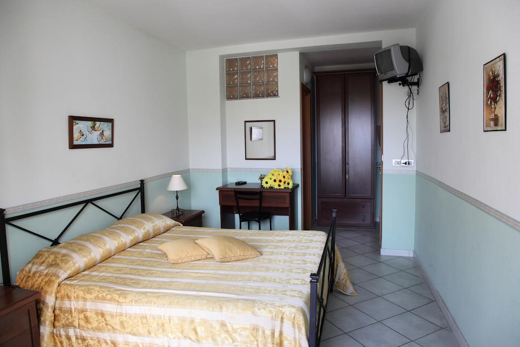 Bed And Breakfast Gigi Furci Siculo Eksteriør bilde